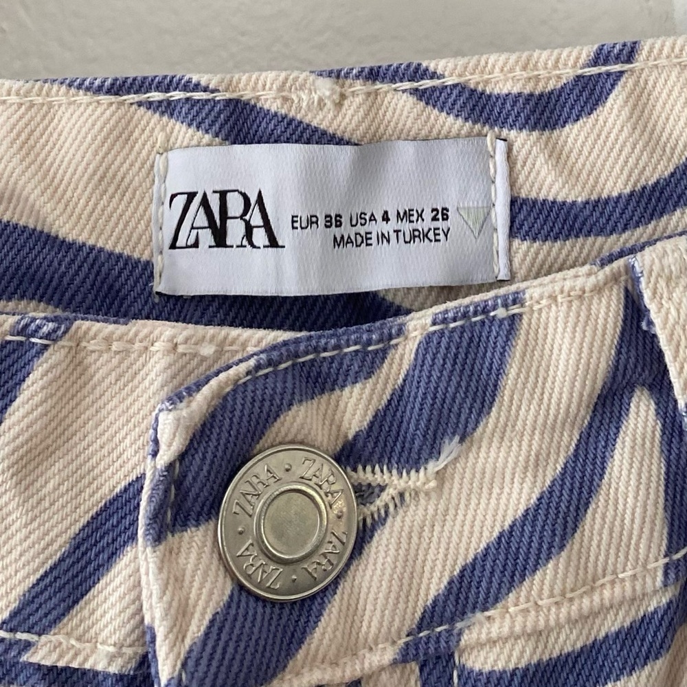 Zara Cream Purple Printed Straight Jeans - Picture 4 of 4